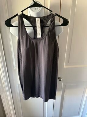 Fabletics Delta Seamless Charcoal Gray Athletic Racerback Tank